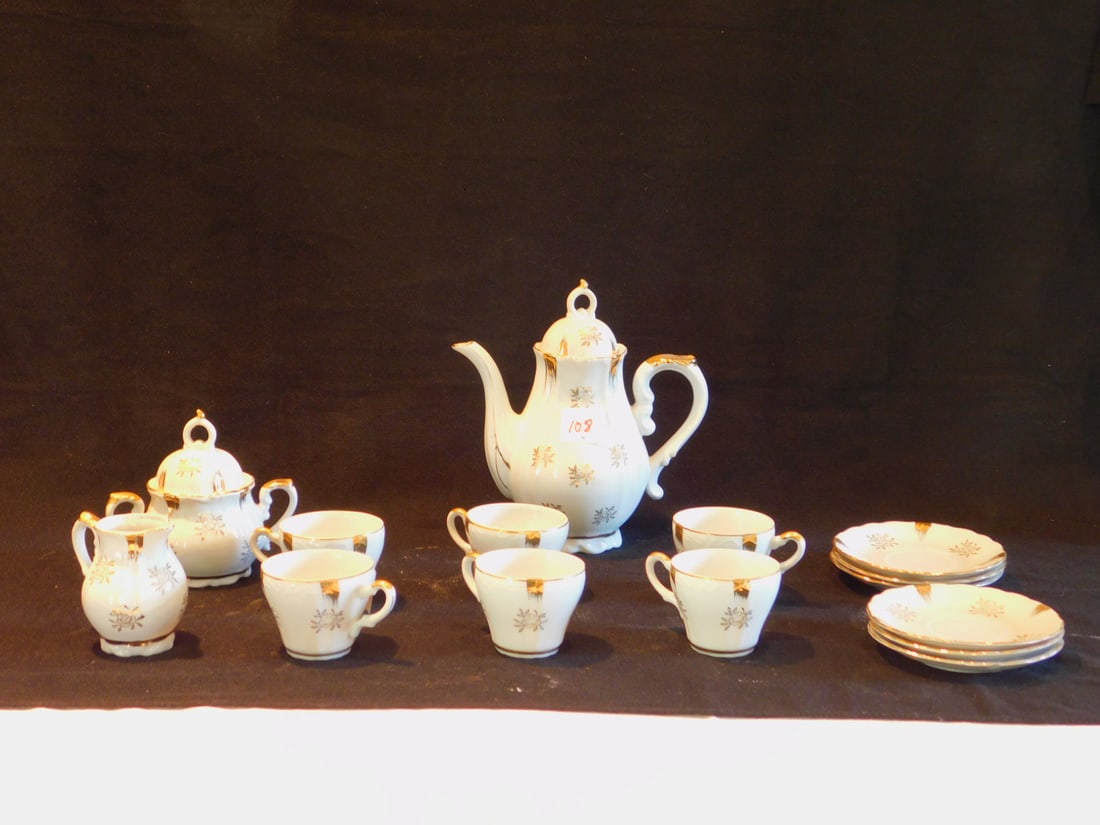 Royal Crown demitasse tea set (1 of 5)