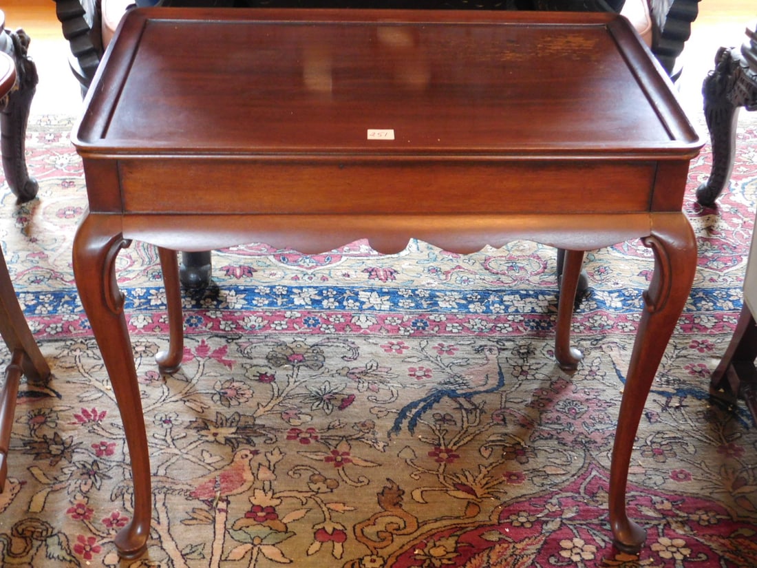 Queen Anne style tea table (1 of 5)
