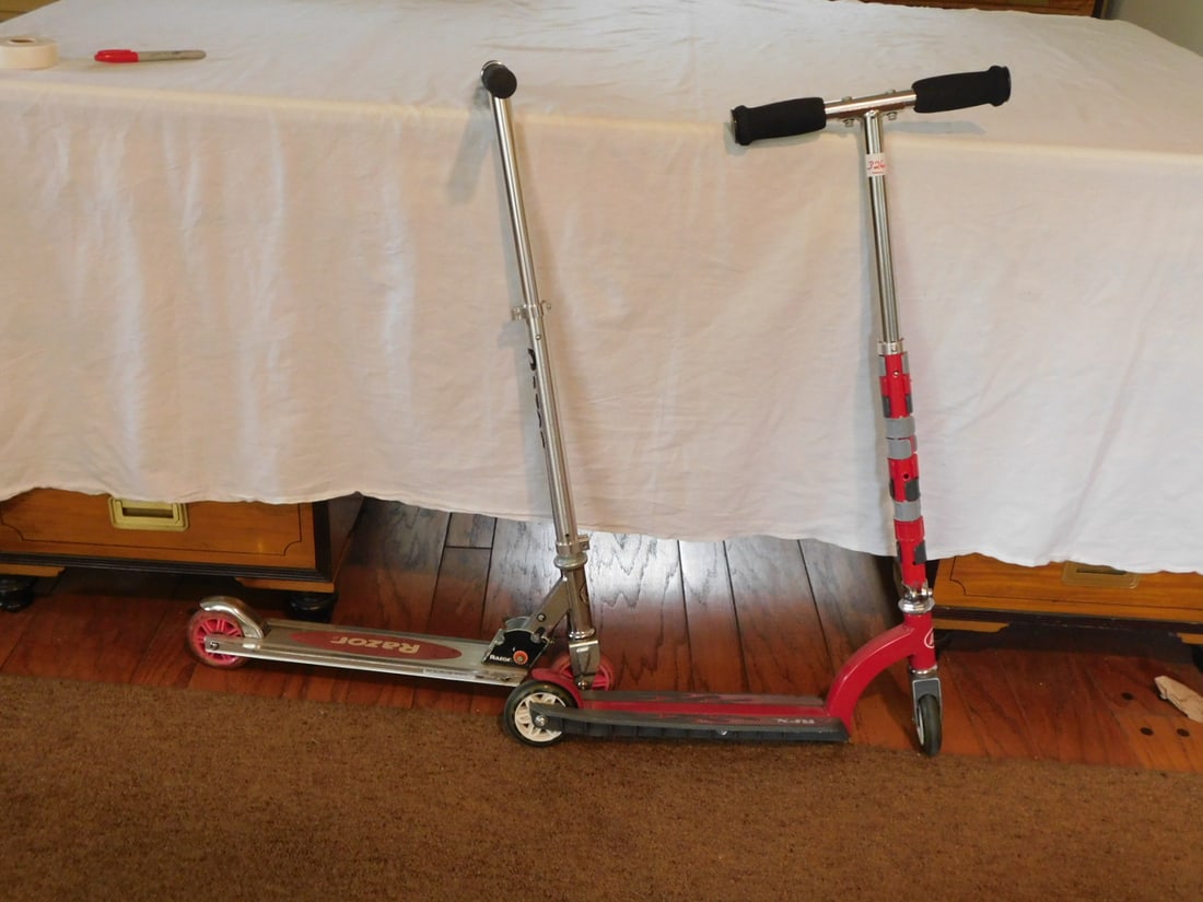 2 Scooters (1 of 5)