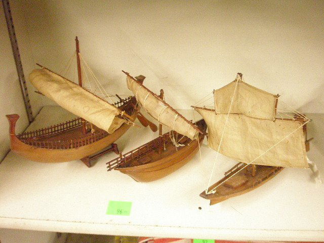 [3] Herbert Cross Ship Models: [3] Herbert Cross wood ship / boat models: [2] ancient Mediterranean sea vessels; [1] Burmese rice boat, early 20th c. 11"=length (largest). Provenance: From the collection of the former Commercial Mu