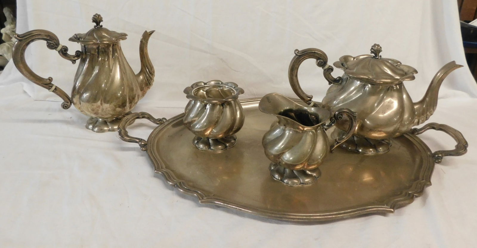 800 Silver Coffee Service (1 of 3)