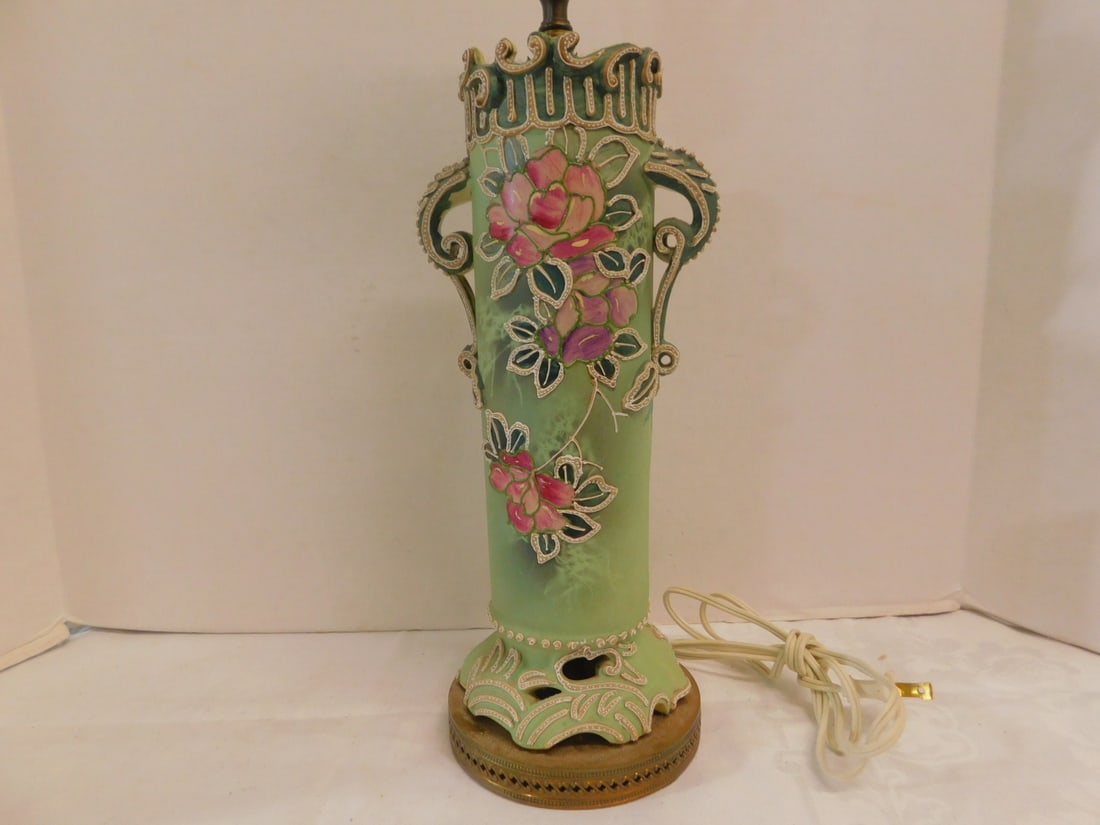 Moriage Vase Lamp (1 of 4)