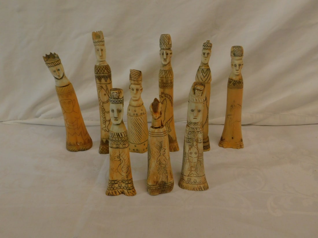 9 Bali King Carved Bottles (1 of 11)