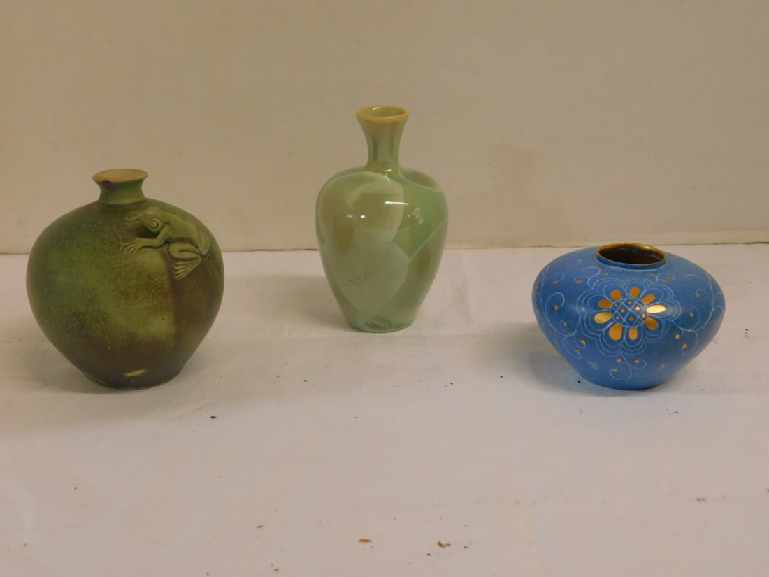 3 Studio Art Cabinet Vases (1 of 7)