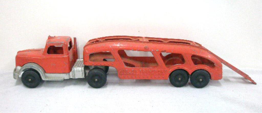1960's Hubley Auto Transport: 1960's Hubley Mfg. Co. cast metal Kiddie Toy Hubley Auto Transport. CONDITION: Areas with wear & loss.