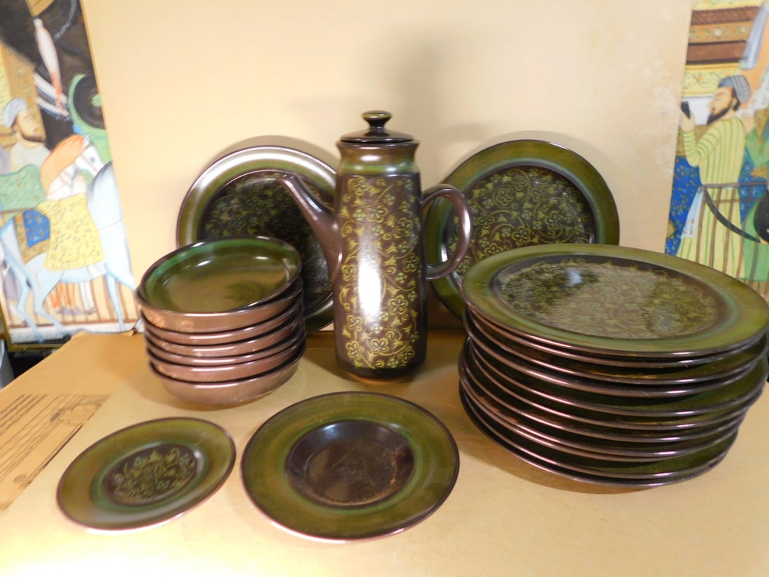 Franciscan Dinnerware (1 of 3)