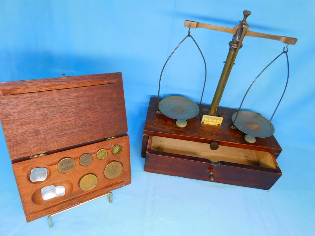 Jeweler's Scale & Weights (1 of 1)