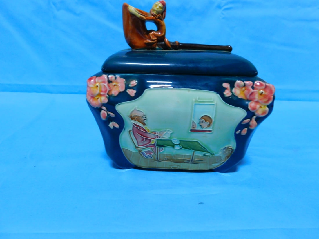 Majolica Tobacco Jar (1 of 4)