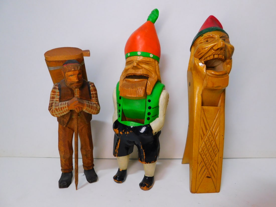 Wood Nutcracker Lot (1 of 2)