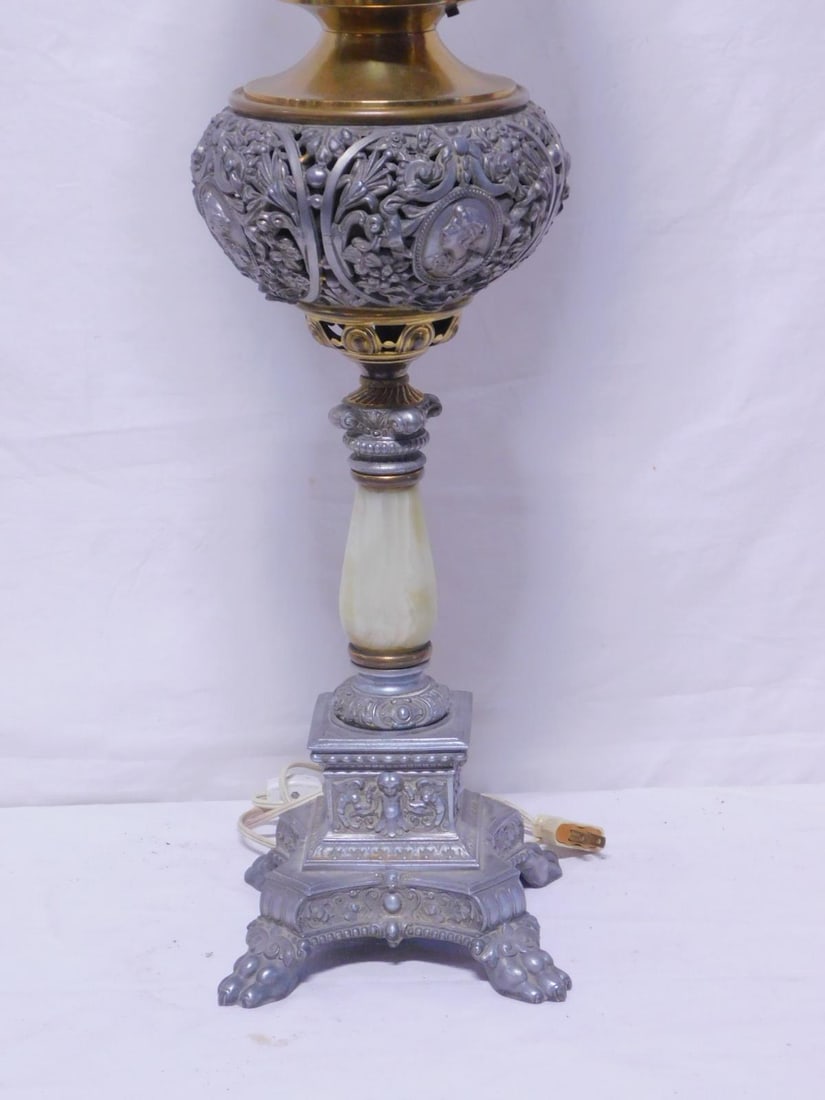 Victorian Banquet Lamp (1 of 6)