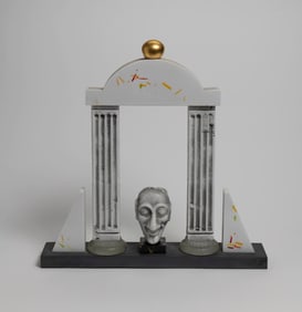 Fin Lynggard, Pillars & Bust Sculpture