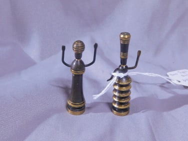 2 Hans Teppich Figures
