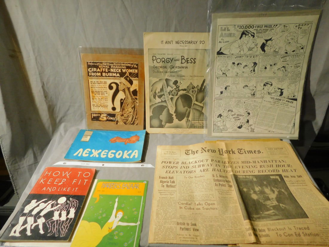 Lot Vintage Ephemera (1 of 8)