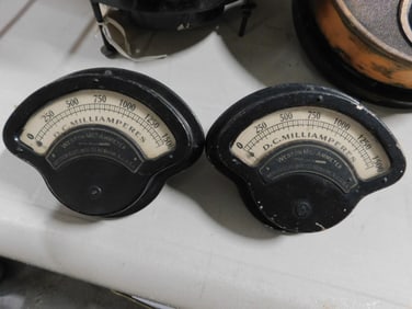 Pr Antique M.I. Ammeter