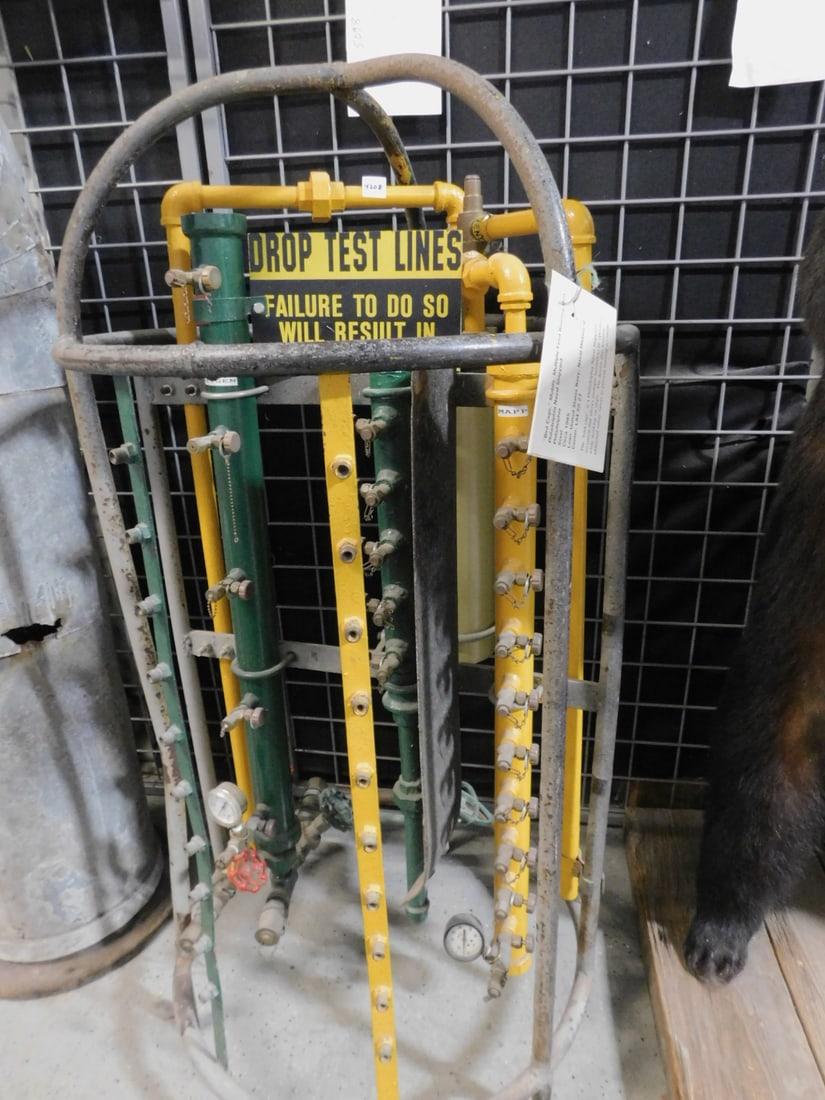 Industrial Shop Floor Gas Font: Industrial Shop Floor Gas Font, for welding and cutting, "Bird Cage", mobile multiple feed burning unit, Philadelphia Naval Shipyard, circa 1985, The "birdcage" is a Philadelphia Naval Shipyard invent