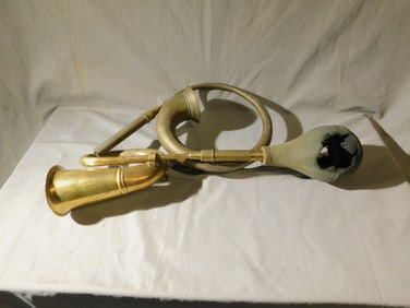 2 Vintage Auto Horns