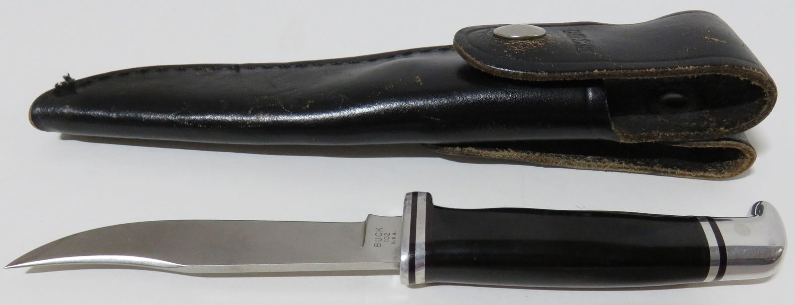 Buck Woodsman Knife with Sheath (1 of 6)