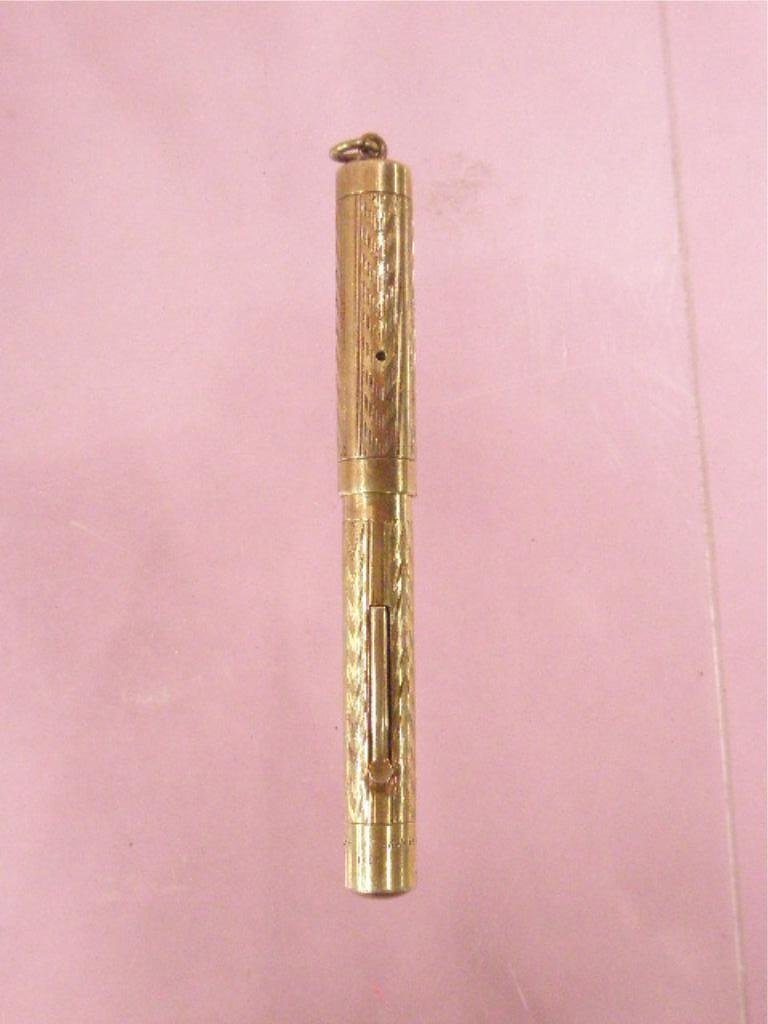 Antique 14k Fountain Pen: Antique Mabie, Todd & Co. 14k gold 3" Swan fountain pen, 9 dwt total with mechanism. CONDITION: Inscribed name on bottom portion, very good with minor wear and no damage.
