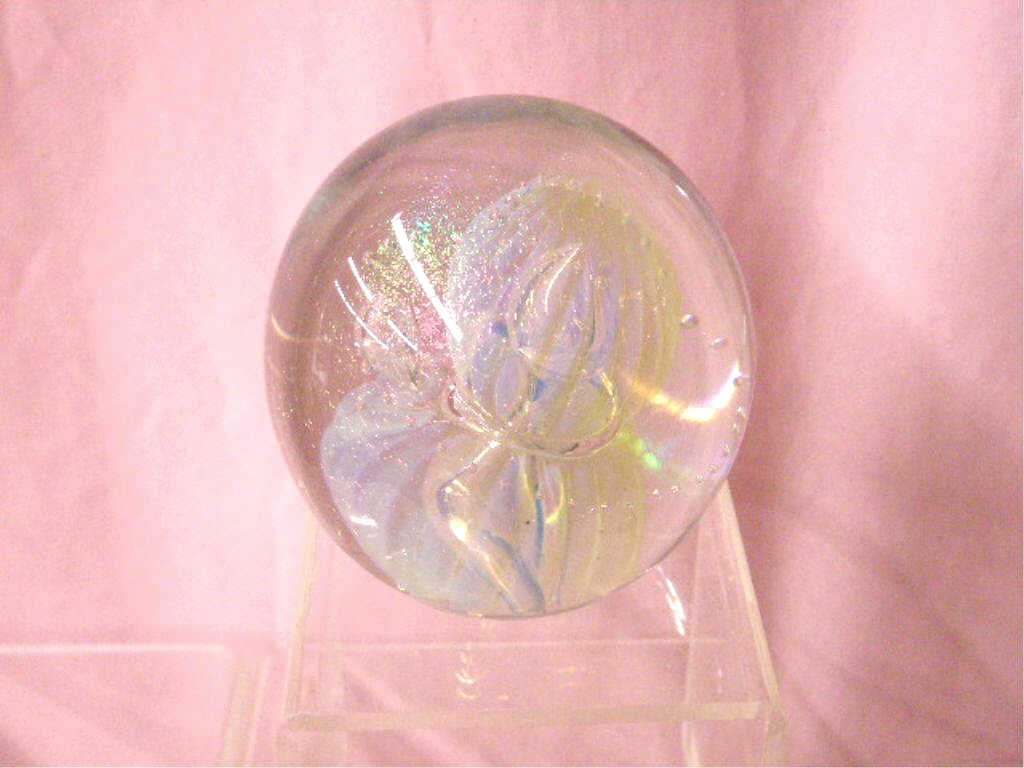 Eickholt Art Glass Paperweight: [Robert] Eickholt 1989 signed contemporary art glass 4" x 3" paperweight. CONDITION: Very good with minor wear and no damage.