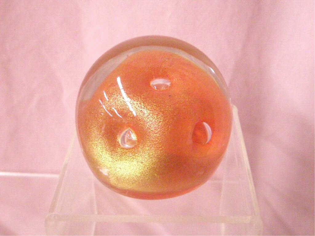 Alfredo Barbini Venetian Glass Paperweight: Vintage Alfredo Barbini for Weil Ceramics & Glass, Italian Venetian glass 2" x 2 3/4" paperweight. CONDITION: Very good with minor wear and no damage.