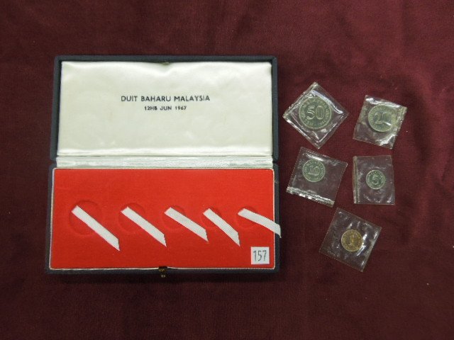 Rare 1967 Malaysia Poof coin Set: Rare 1967Malaysia proof coin set; Duit Baharu Malaysia 12HB June 1967, "500 Sets Minted" (5 coin set) each in plastic with fitted case. CONDITION: No issues identified.