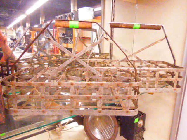 2 Vintage Oil Bottle Carriers Holds 10 Each: 2 Vintage Oil Bottle Carriers Holds 10 Each. Condition: Fair used.