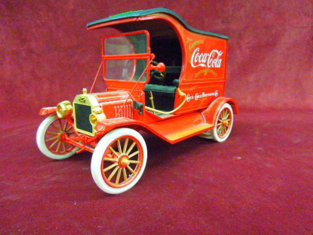 Model Coca-Cola Truck: Franklin Mint model -T Ford precision model Coca-Cola delivery truck. CONDITION: Some wear with age.