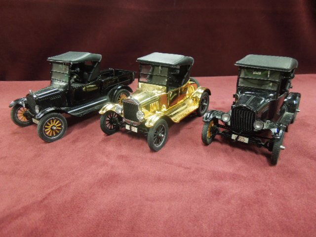 (3) 1925 Model-T Fords-Danbury Mint: Lot of three 1925 Model-T Fords from the Danbury Mint.