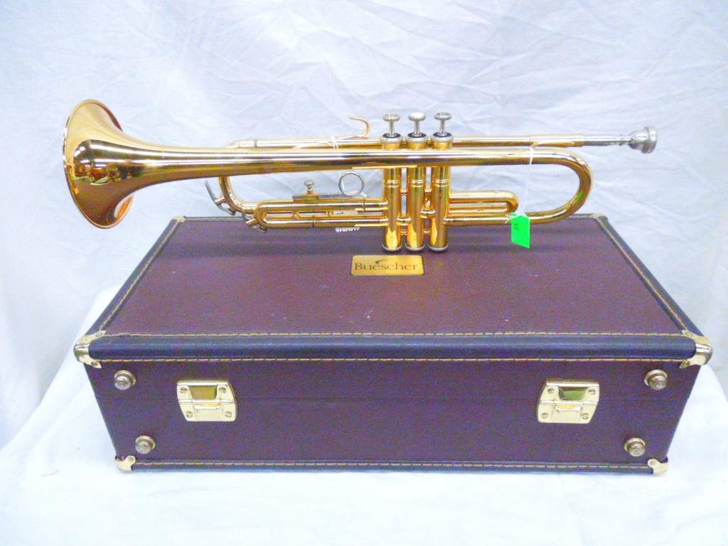 Buescher Brass BU-7 Trumpet SER# ML20351: Buescher Brass BU-7 Trumpet SER# ML20351 with case. Condition: Fair, previously repaired & painted, horn has a slight bend, 2 keys missing inlay.