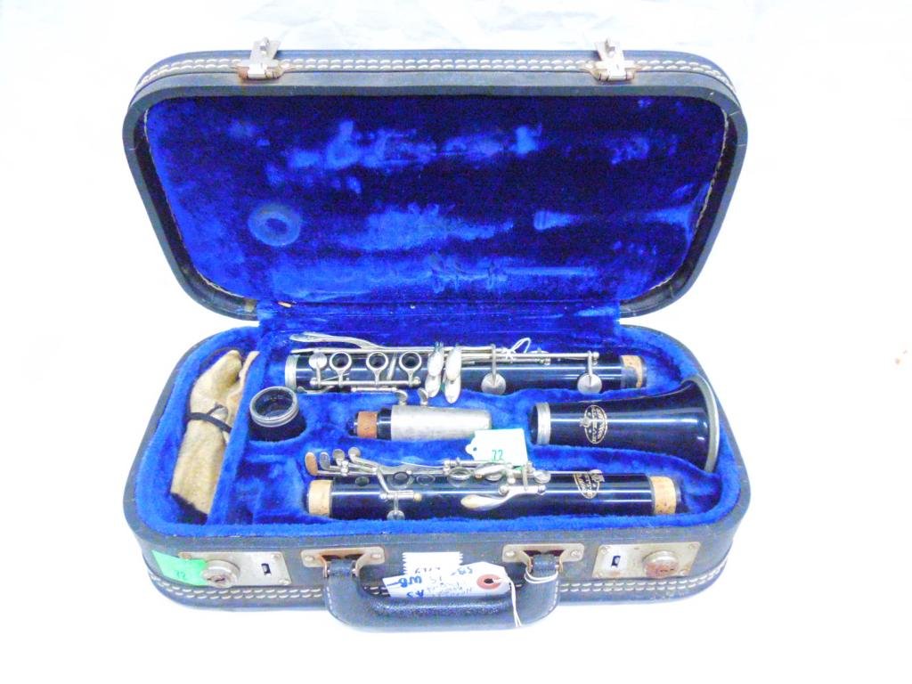 Evette Clarinet SER# 43995: Evette Clarinet SER# 43995 with case. Condition: Fair used.