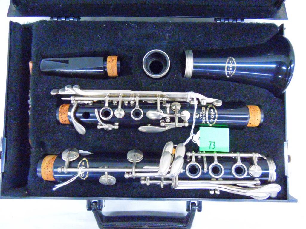 Vito Reso-Tone Clarinet Model 3 SER# E22509-7212: Vito Reso-Tone Clarinet Model 3 SER# E22509-7212 with case. Condition: Good used.