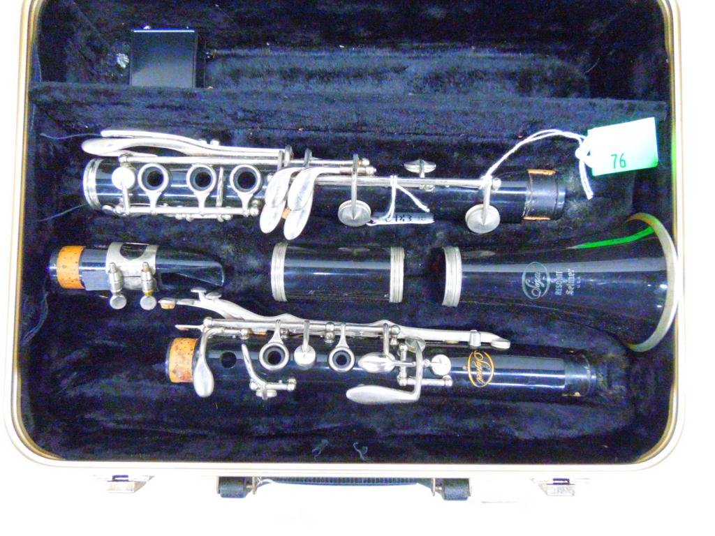 Signet Resonite Selmer Clarinet SER#915165: Signet Resonite Selmer Clarinet SER#915165 with case. Condition: Fair used. Cork needs to be replaced.