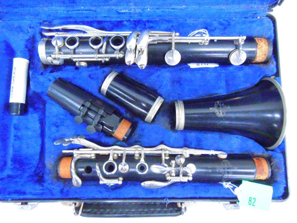 Buffet Clarinet Model E-11 SER#321508: Buffet Clarinet Model E-11 SER#321508 made of rosewood, comes with case. Condition: Good used, cork needs to be replaced.