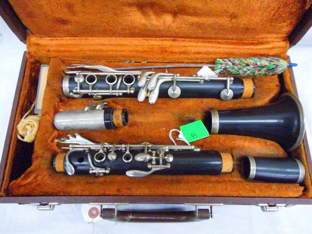 Artley Clarinet SER# 243318: Artley Clarinet SER# 243318 with case. Condition: Fair used, shows normal wear.