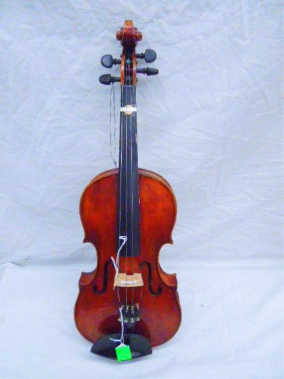 4/4 Violin By A Schroetter Geigenbaumeifter: 4/4 Violin By A Schroetter Geigenbaumeifter with case and bow. Condition: Fair used, shows wear throughout.
