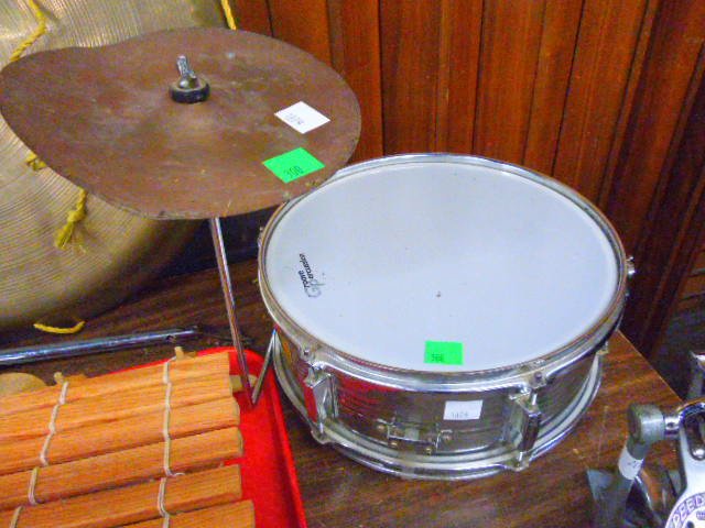 Splash cymbal sale on snare drum