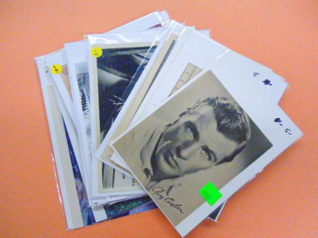 (26) Promotional Photos: (26) Promotional Photos includes; John Wayne, Zena, Wonder Woman, Superman, Barretta, Mork, Lee Remick, Peter Fack, Claudette Colbert, May Wess and others. CONDITION: Good.