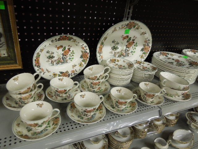 Wedgwood-Eastern Flowers Dinner Service-176 pc: Wedgwood - Eastern flowers dinner service. 176 pieces consists of 14 diner plates (101 /4"); 15 soup bowls (8"); 14 luncheon plates (8"); 8 double handled bowls; cups with 7 saucers; 14 bread plates (