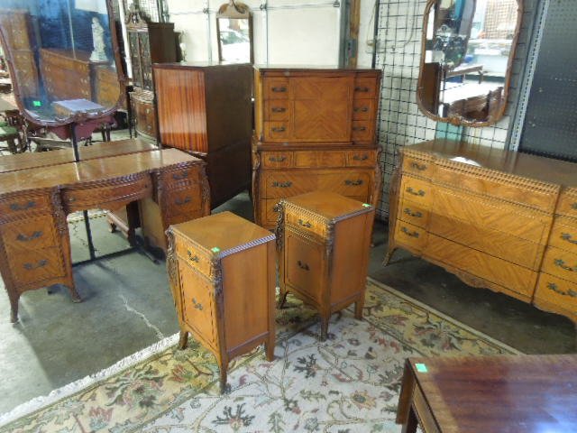 7 Pc Louis XV Style Bedroom Set: Seven piece Louis XV style bedroom set, satin wood, acanthus & scroll carvings, brass foliate hardware; includes: vanity, dresser, chest on chest, two mirrors, two night stands, early to mid 20th C. C