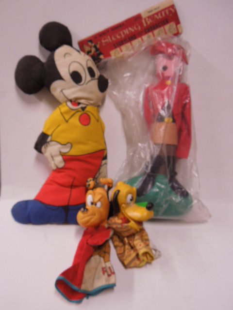 Disney Puppets: Lot of Disney puppets & other. CONDITION: Fair used, wear.