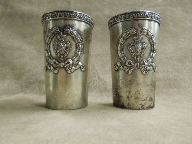 Pr Russian Empire Silver Cups: Pair of Russian Empire silver cups, BR Hompel, second kokoshnik mark (1908) (woman w/84 on right), St. Petersburg?, with bas relief laural crown, center medallion soldier with crown, scroll with ball 