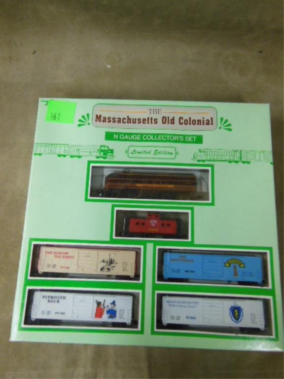 "N" Gauge Train Set: "The Massachusetts Old Colonial" old store stock, "N Gauge" train set [limited edition], original box. CONDITION: Minor wear from age.
