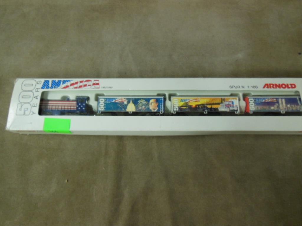 Ar "N" Gauge Train Set: Arnold "American-500 Years" old store stock "N" gauge train set, original box. CONDITION: Minor wear from age.