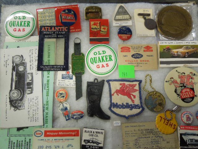 Vintage Auto & Gas Adv Items: Vintage auto & gas advertising items, including: buttons, Old Quaker gas, Ford, Chevrolet, GM, Buick, Studabaker, Matchbooks-Mobil, Olds, black & White Cab, keychains, Shell, Ford, Duckhavis motor oil