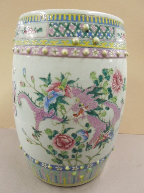 Chinese Famille Verte Garden Seat: Chinese Famille Verte Garden seat barrel form with pink dragon & flowers, 18th/19th C. hgt 18 1/2". CONDITION: Very good.
