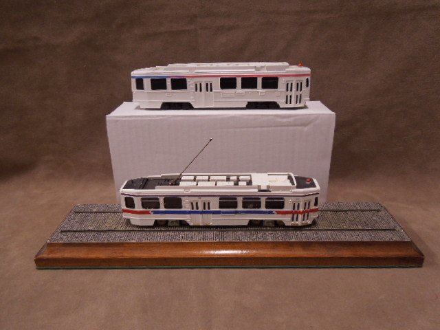 HO Scale Septa Street Car: Imperial Hobby Productions HO Scale Septa Street Car Kawasaki Single-end LRV #2001. Also includes souvenir promo. Powered unit comes with original box. CONDITION: Good, used.