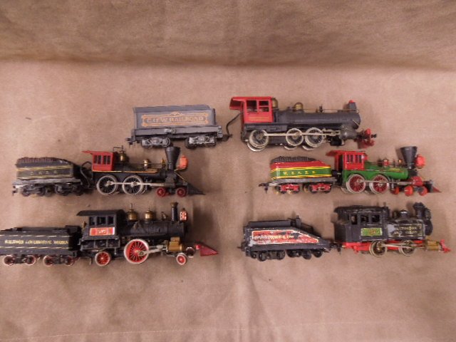 Five HO Scale Locomotives & Tenders: Five HO Scale Locomotives & Tenders Made By Japan. CONDITION: Fair, used, paint lost.