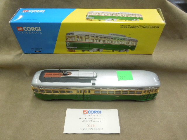 Corgi Die Cast Trolley: Corgi Classics die cast trolley, Philadelphia PTC street car #2733, 58 Wayne Ave & Carpenter Ln, green & beige with maroon accents, gray roof, limited edition 159/5000, with certification card, origin