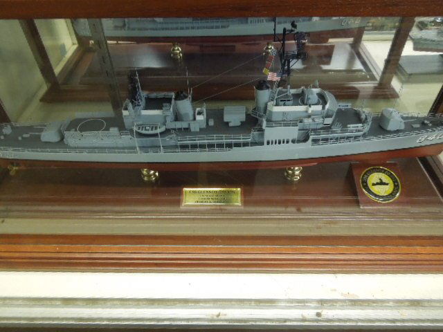 Custom Made Battleship model: Custom Made Battleship model, U.S.S. Glennon (DD - 840), 1:192 scale model custom made for Charles L. Anderson with ship emblem on wood plaque "Patria Navales Navis - Country Naval Ship, in custom mad