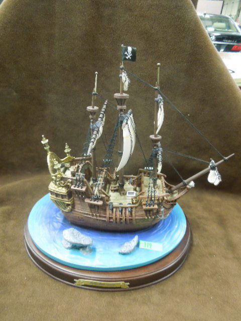 Disney Jolly Roger Resin Ship Figure: Disney Jolly Roger Resin Ship Figure on wood base classic collections enchanted places. Limited edition 3036/10000 deed# MSHH049 Condition: New out of box.